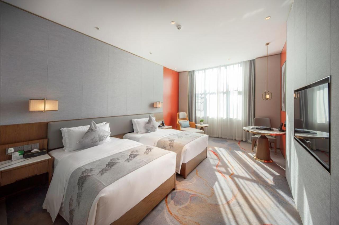 Wyndham Shiyan Downtown Hotel Exterior photo